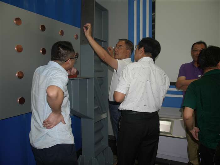 L1220264_Jc.jpg L1220264_Jc.jpg